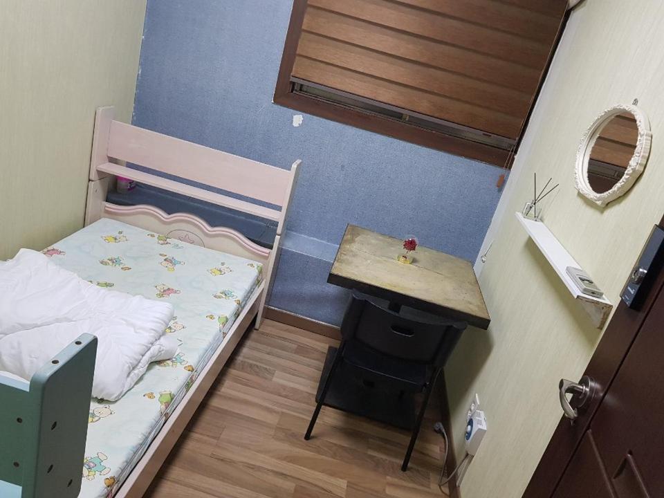 Hotel Backpackers' House à Busan Extérieur photo
